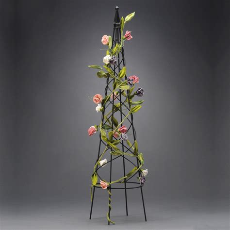 Sweet Pea Trellis | R. John Wright Dolls