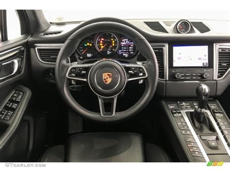 2017 Porsche Macan Turbo Black Dashboard Photo #127510406 | GTCarLot.com