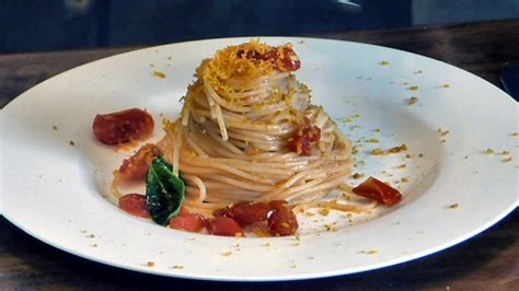 Italian Food Recipes. Light Spaghetti with Cherry Tomatoes, Bottarga and Lemon Peel - YouTube