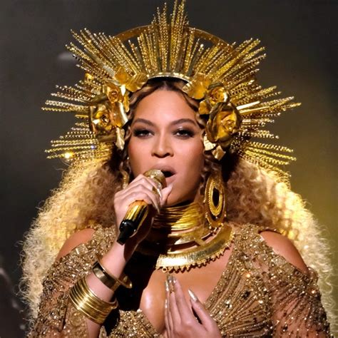 Beyoncé's Maternity Outfits Are Empowering (& Easy) Halloween Costumes