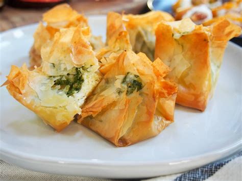 Pesto goats cheese filo parcels - Caroline's Cooking