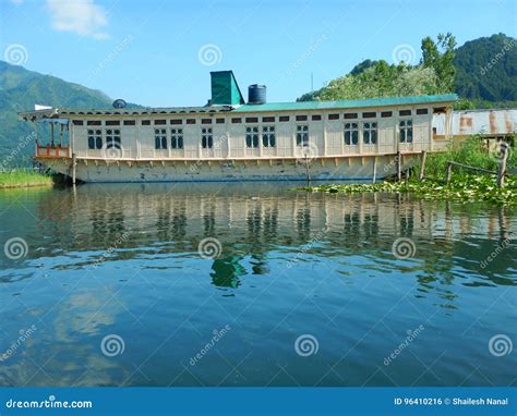 Houseboat in Dal lake stock photo. Image of color, mountain - 96410216