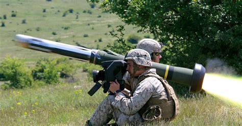 Ukraine officially cleared to buy Javelin weapons