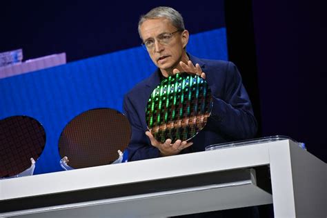 Intel High-NA Lithography Update: Dev Work On Intel 18A, Production On ...