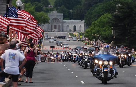 File:Rolling Thunder, Memorial Bridge.jpg - Wikipedia