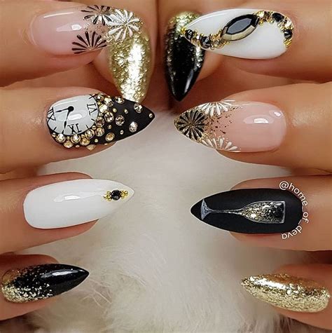 14 Chic New Years Nail Designs for Every Taste - SoNailicious