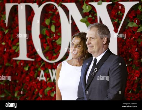 Jeff Daniels arrives on the red carpet at the 70th Annual Tony Awards ...