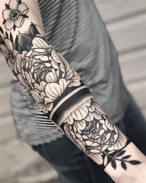 dotwork sleeve tattoo #Sleevetattoos in 2020 | Tattoos, Wrist tattoos, Arm band tattoo