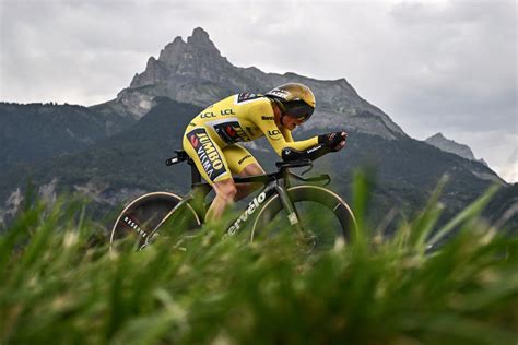 Jonas Vingegaard powers closer to Tour de France title with dominant ...