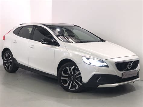 Volvo V40 Cross Country 2019 Models | CMH Volvo Cars Cape Town