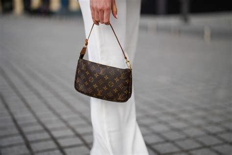 Louis Vuitton Pochette Accessoires: The Chicest Mini Shoulder Bag On ...