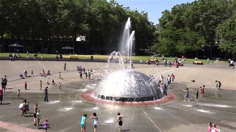 Seattle Center Fountain - YouTube