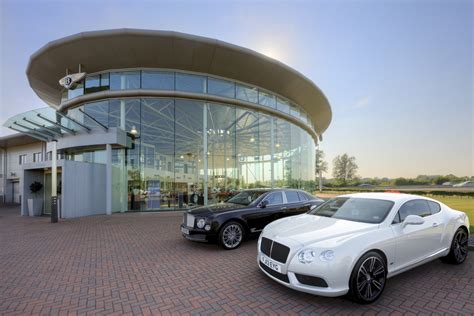 Bentley Car Showroom | Paul Carroll Photography