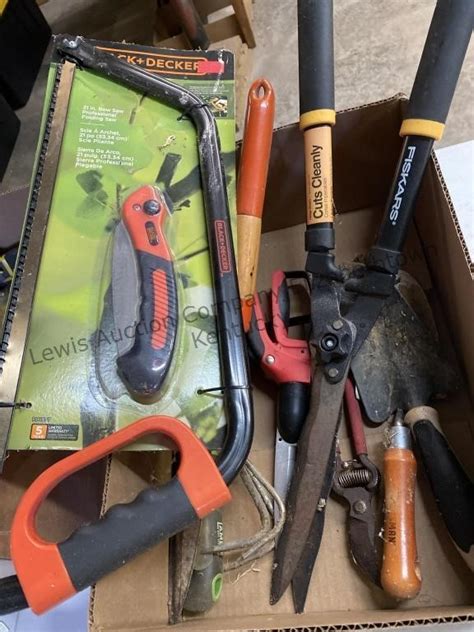 Miscellaneous yard tools | Live and Online Auctions on HiBid.com