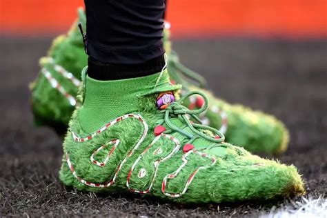 The Best Custom Football Cleats Ever Worn in the NFL – Reshoevn8r