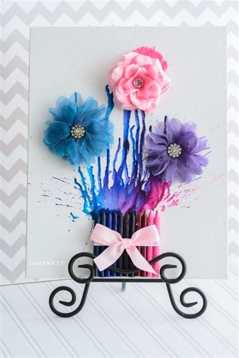 DIY Crayon Flower Picture | JaMonkey