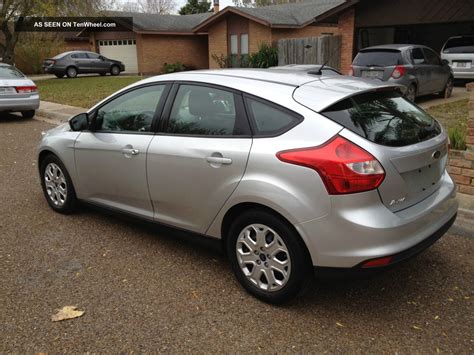 2012 Ford Focus Se Hatchback 4 - Door 2. 0l, Silver, 4 Cil, 2. 0,