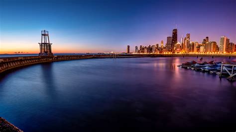 Chicago skyline and harbour at sunrise, Illinois, USA | Windows ...