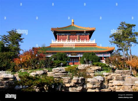 Chinese landscape architecture Stock Photo - Alamy