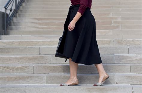 How to Pull off Skirts and Dresses with Flats | Girl With Curves