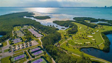 Living in Key Biscayne, FL: The Picturesque Barrier Island