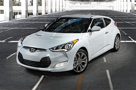 Hyundai Veloster 2014 White / 2014 Hyundai Veloster - Price, Photos, Reviews & Features : 26.2 ...