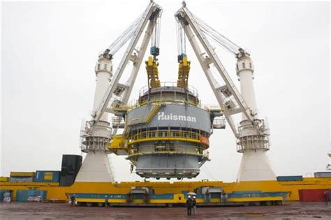 Heavy Lift Mast Cranes - Huisman