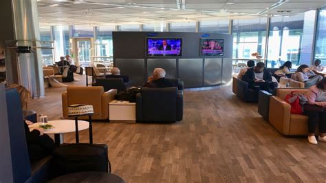 Lufthansa 4-Star Business Class Non-Schengen Lounge at Frankfurt Airport