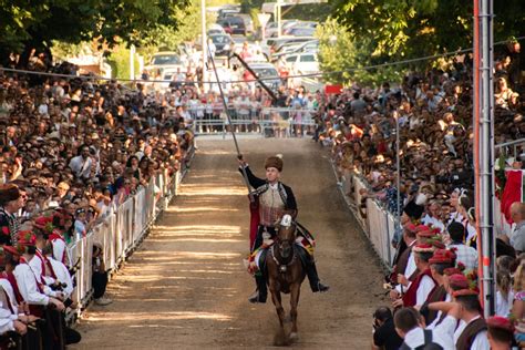 7 unusual traditions around Europe - Kiwi.com | Stories