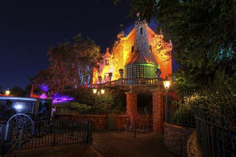 Haunted Mansion - Magic Kingdom | Disney home, Walt disney world ...