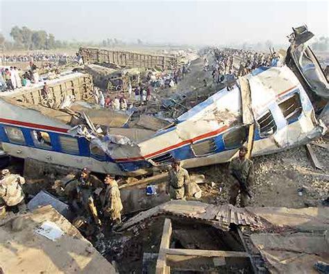 Pakistan Train Accident 19 December 2007 ~ All About Pakistan