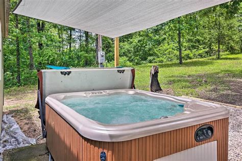 27 Romantic Cabins with Hot Tub in Arkansas ️ in 2024