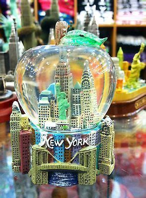 New York City Snow Globe: | Snow globes, Christmas snow globes, Globe