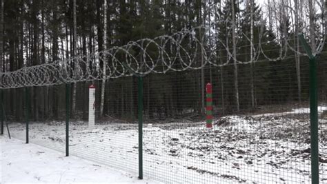 UAWire - Latvia has built the first 3 km of a fence along the border ...