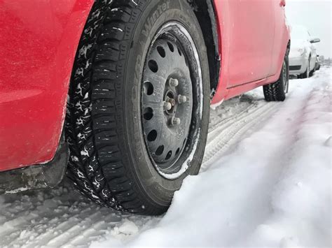 Must-Have Winter Car Accessories and Tools For Your Vehicle - Automotive News | Auto Deals Blog