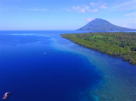 Pantai Liang Pulau Bunaken - Balai Taman Nasional Bunaken