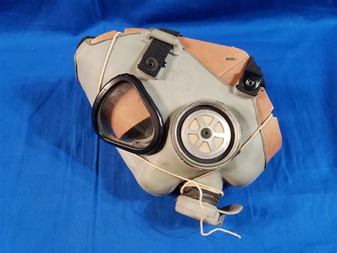 M9A1 GAS MASK 1952 WITH BAG - Doughboy Military Collectables Springfield Missouri