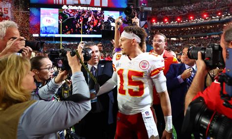 No on-field handshake between Mahomes, Hurts after Super Bowl 2023?