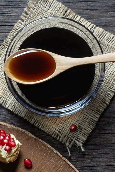 Top 10 Maple Syrup Substitutes And How To Make Your Own