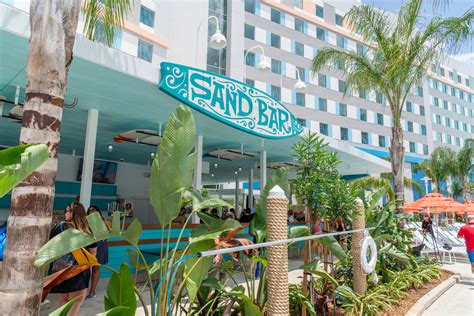 Sand Bar (limited-service bar) at Endless Summer Resort – Surfside Inn ...