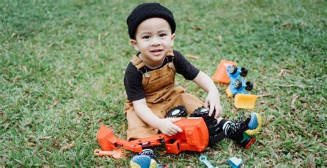 10 Inspirasi Fashion Anak Laki-Laki, OOTD Keren tapi Gemas