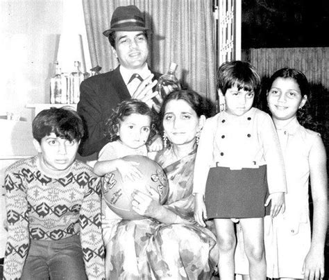 Lesser-Known Ladies Of The Deol Family: Dharmendra's 1st Wife, Prakash Kaur Stays Quite Anonymous