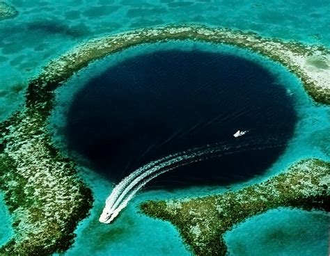 Great Blue Hole Of Belize – Largest Sea Hole In The World