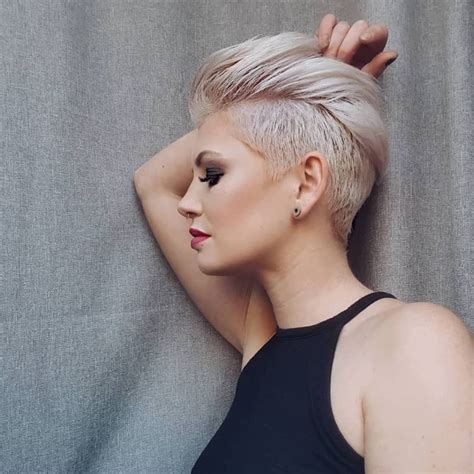 coiffure cheveux court blond platine été tendances 2018 #hairstyles ...