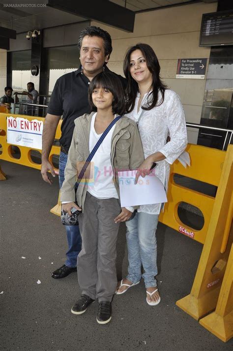 Armaan Verma leave for Ra.One Premiere tour in Airport, Mumbai on 23rd ...