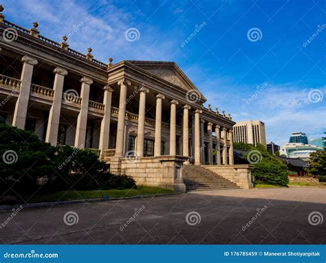 Seoul , South Korea - September 19 , 2019 : Deoksugung Palace is the Palace of Korea during the ...