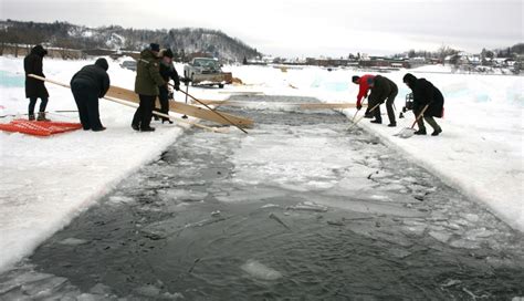 Winter swimming comes to frozen Lake Memphremagog - Vermont Sports Magazine