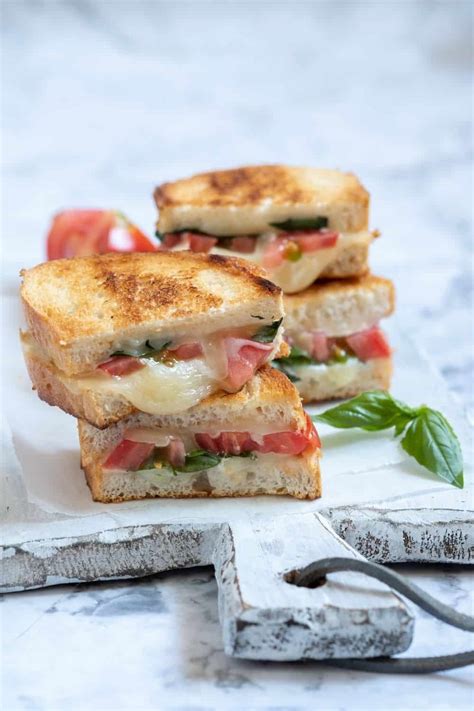 19 Gourmet Grilled Cheese Recipes To Elevate This Comfort Food Favorite!