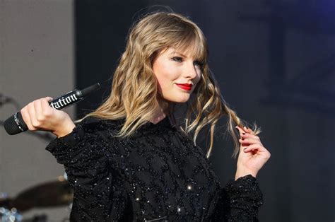 How Taylor Swift Reinvented Political Celebrity Endorsements | by Elianor M.A. | Medium