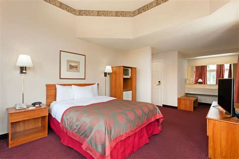 Ramada by Wyndham SeaTac Airport North | Tukwila, WA Hotels